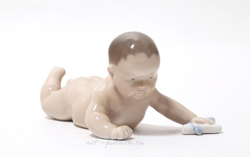 Ползающий ребенок. Дания, г. Копенгаген, Royal Copenhagen