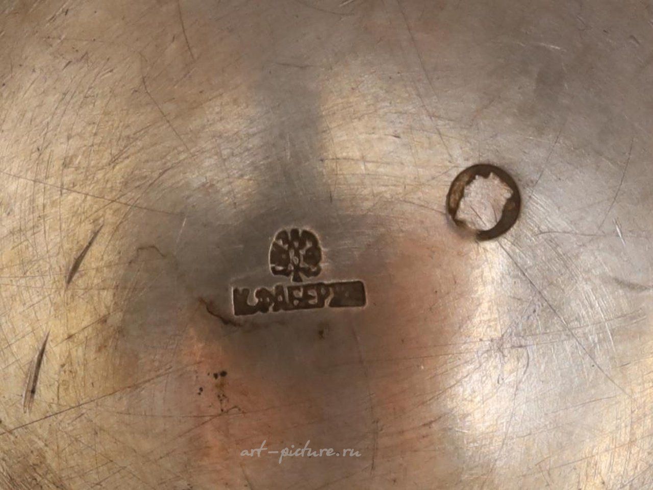 Русское серебро , Пара русских красиво украшенных серебряных фляг