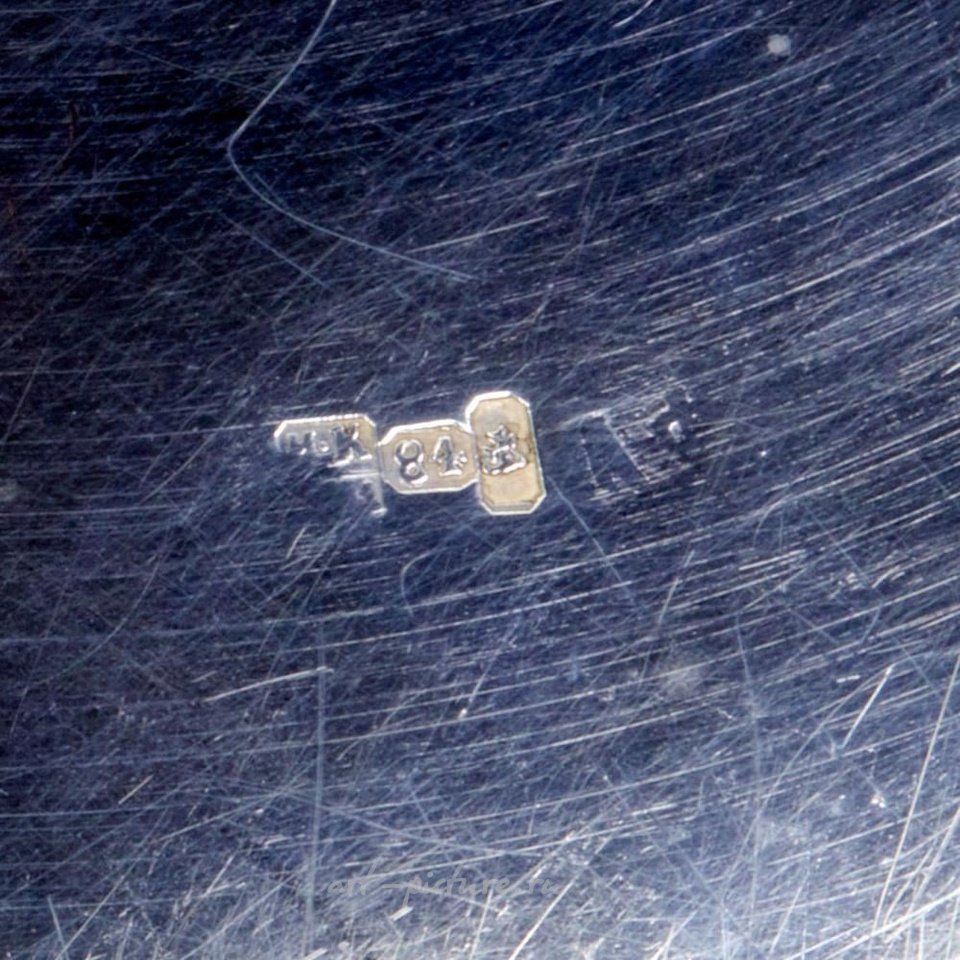 Русское серебро , Элегантный серебряный водочный набор в неорусском стиле