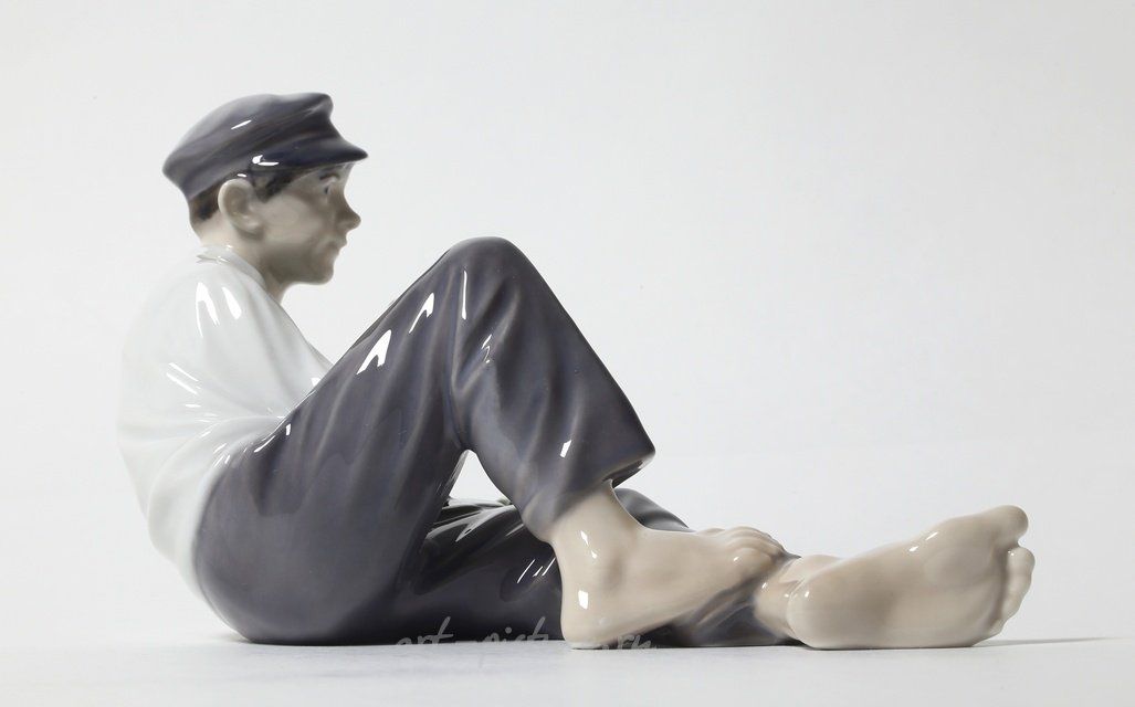 Паренек за обедом. Дания, г. Копенгаген, Royal Copenhagen