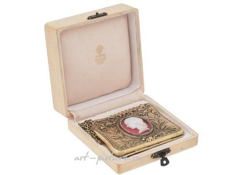 Русское серебро, Русская серебряная кошелек с камеей из агата и бриллиантами