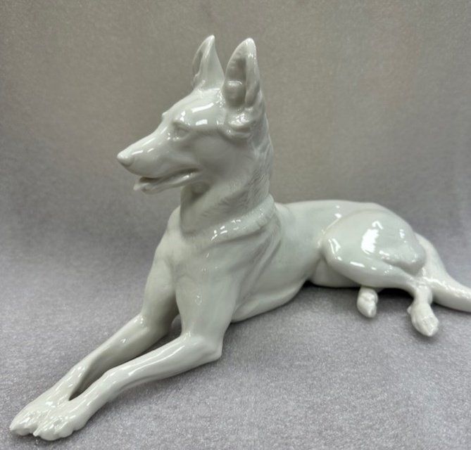 Фарфоровая фигура (статуэтка) "Немецкая овчарка​", Nymphenburg