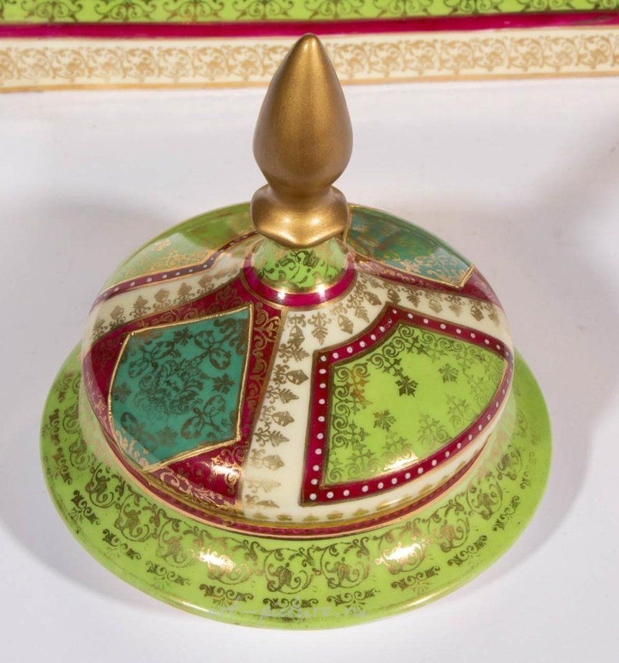 Royal Vienna , Австрийская королевская фарфоровая ваза из Вены с крышкой