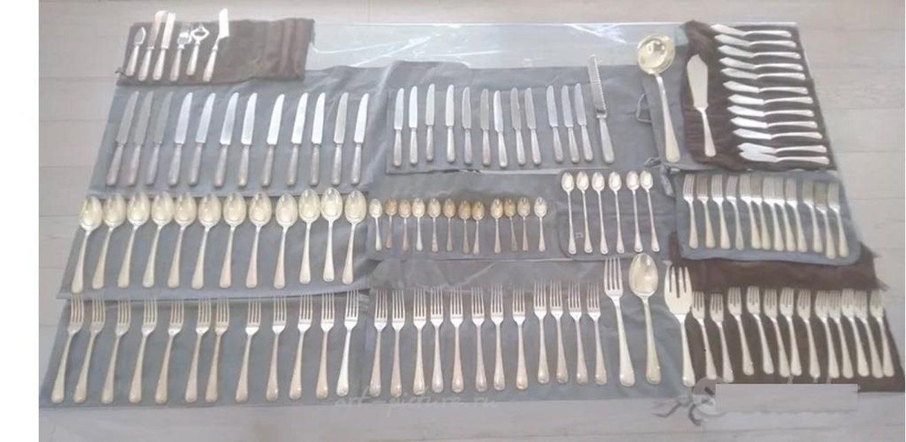 Большой набор серебряных столовых приборов Parma от Buccellati