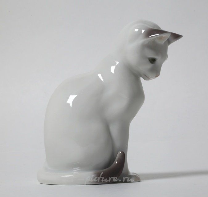 Кошка. Дания, г. Копенгаген, Bing & Grondahl