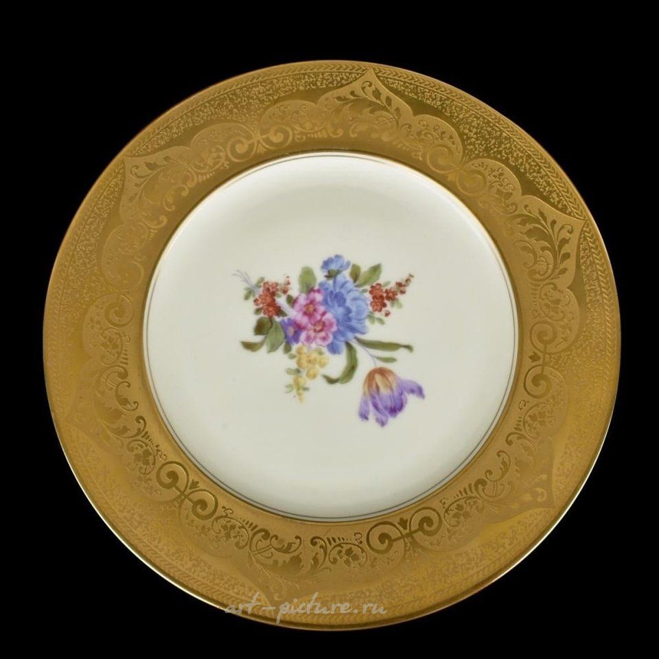 Royal Vienna , Фарфоровые тарелки Royal Vienna: группировка из трех кабинетных тарелок