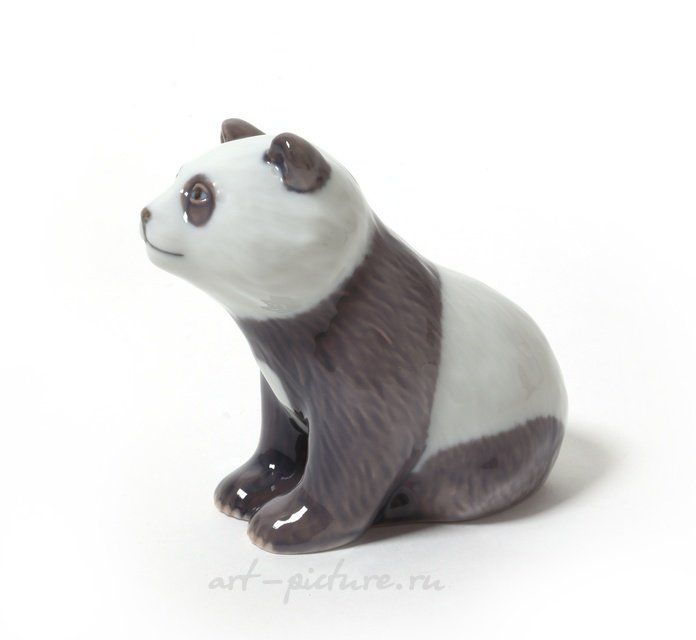 Сидящая панда. Дания, г. Копенгаген, Royal Copenhagen