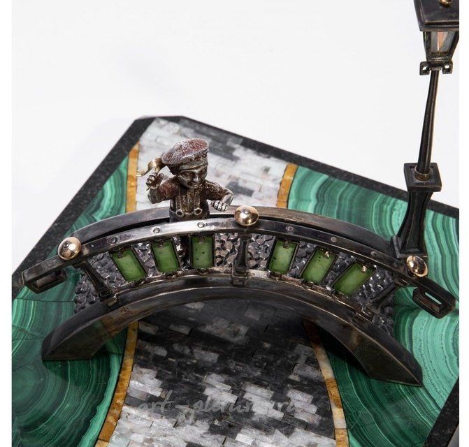 Ювелирная скульптурная композиция "Мальчик на мосту"