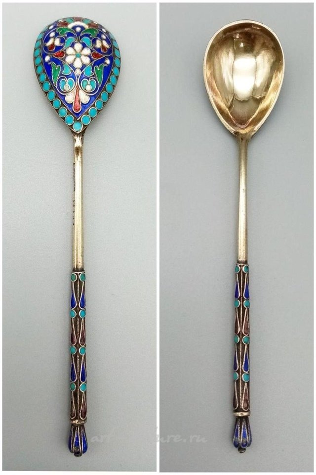 Русское серебро , Шесть серебряных позолоченных русских чайных ложек с эмалью