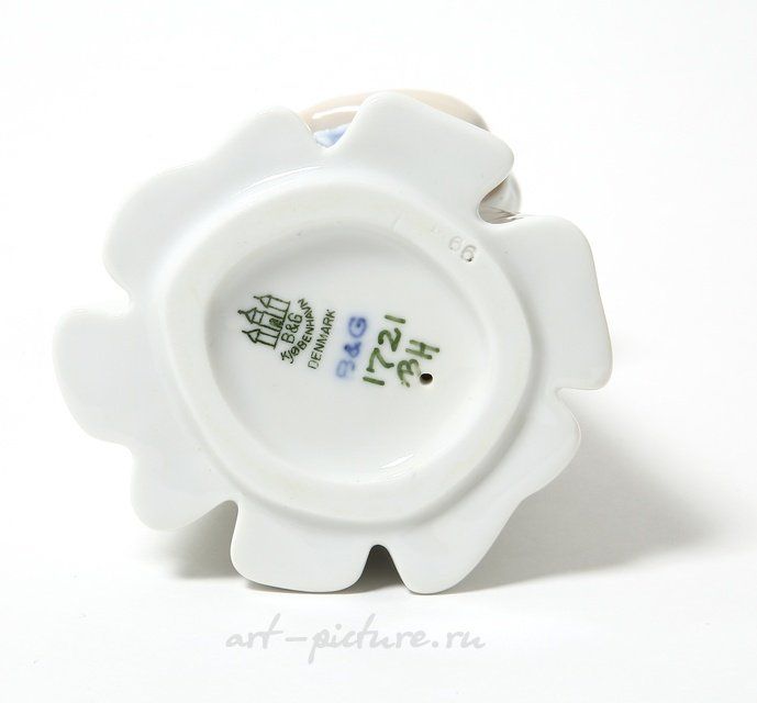 Мари. Девочка с куклой. Дания, г. Копенгаген, Bing & Grondahl