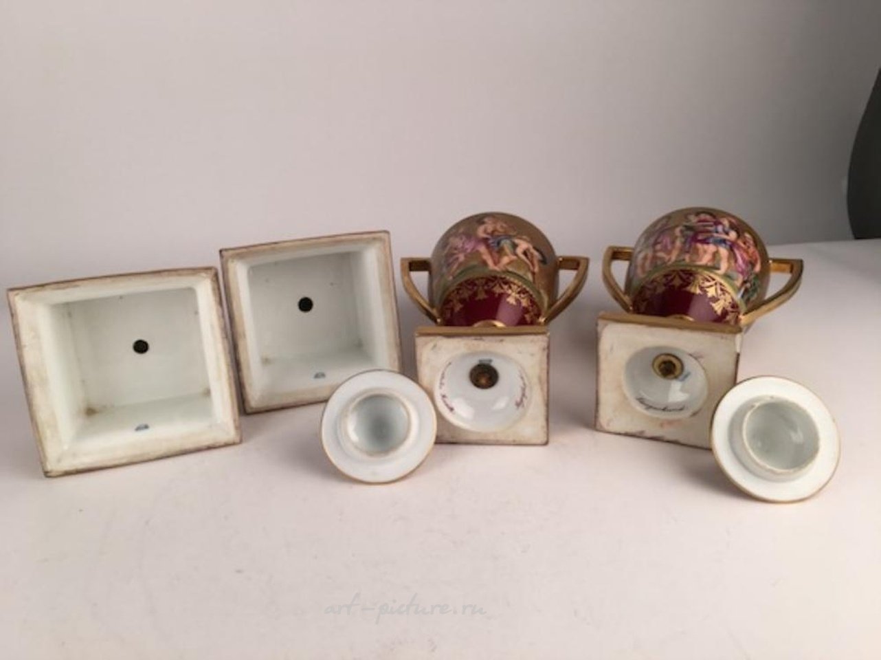 维也纳皇家瓷器 , 18世纪维也纳皇家绘制的带盖瓷器花瓮...