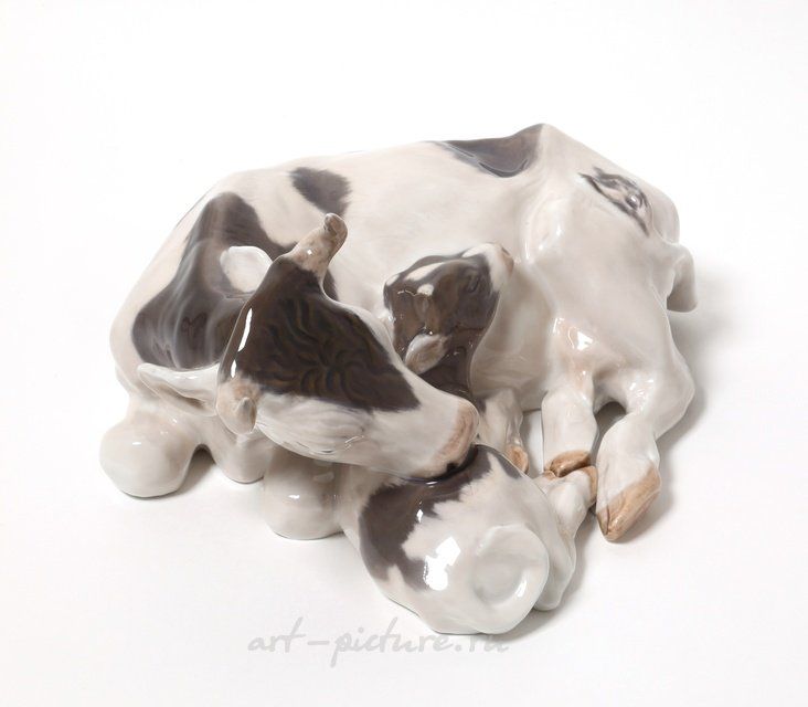 Корова с теленком. Дания, г. Копенгаген, Royal Copenhagen