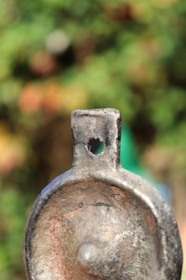 俄罗斯银 , 维京人的青铜镜，直径85毫米，基辅罗斯，公元750年至1100年。