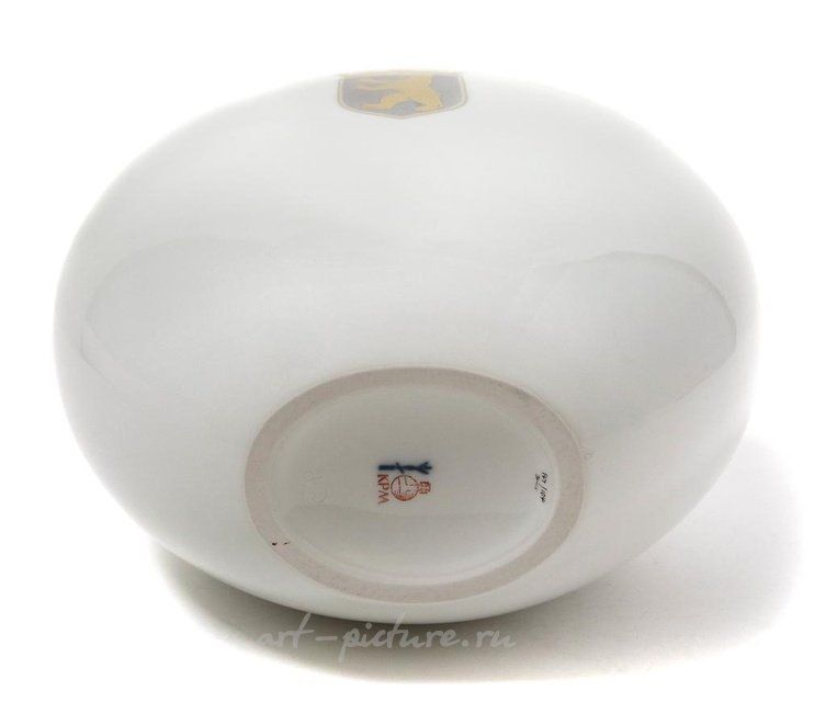 Фарфоровая ваза с гербом города Берлин. Германия, KPM