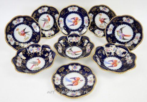 Royal Vienna, Фарфоровая посуда Royal Crown Derby Avesbury с узором птиц на кобальтовом фоне