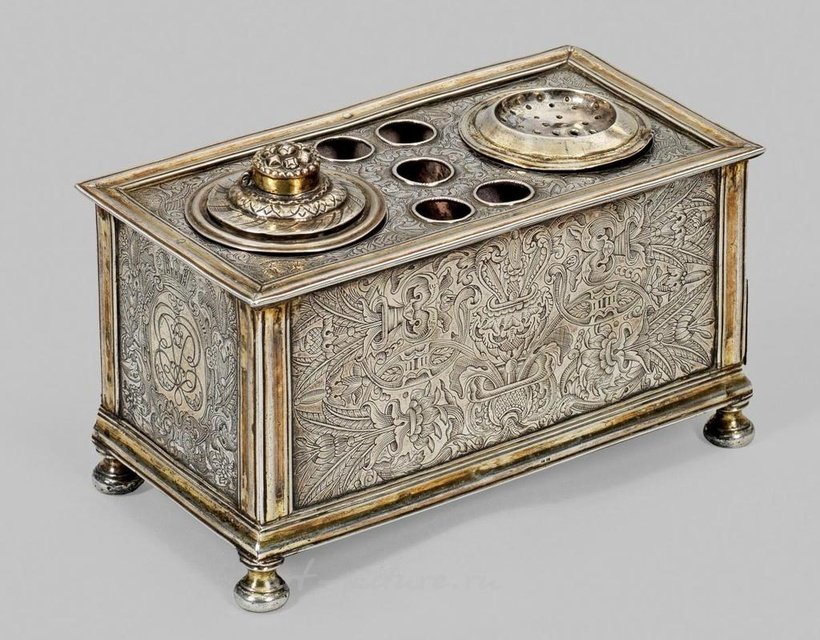 Серебряная письменная шкатулка Якоба Мореса I, подарок императору Петру I
