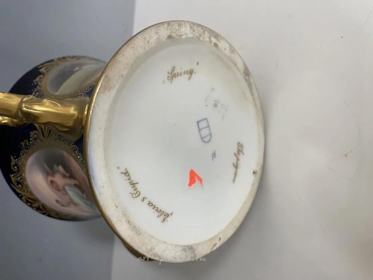 Royal Vienna , Фарфоровая чаша "Любовный кубок" из Королевской Вены XIX века