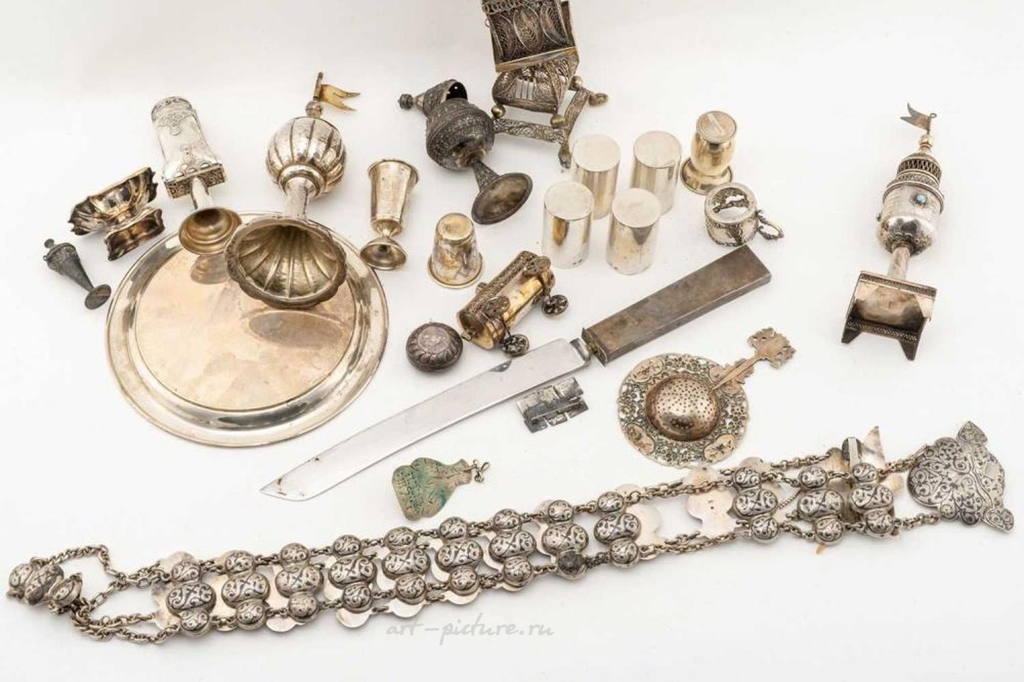 Русское серебро , Шесть киддиш-кубков с вставками из бирюзы