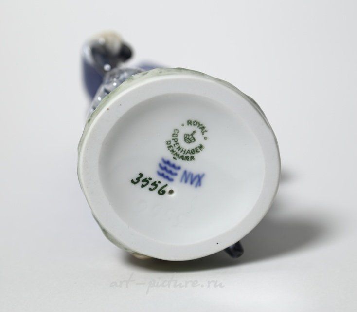 男孩与雨伞。丹麦，哥本哈根，皇家哥本哈根