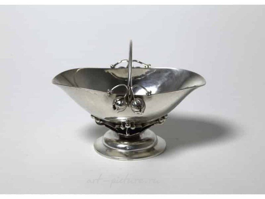 Серебряная вазочка в стиле арт нуво. Дания, г. Копенгаген, Georg Jensen, 1933-1944 гг.
