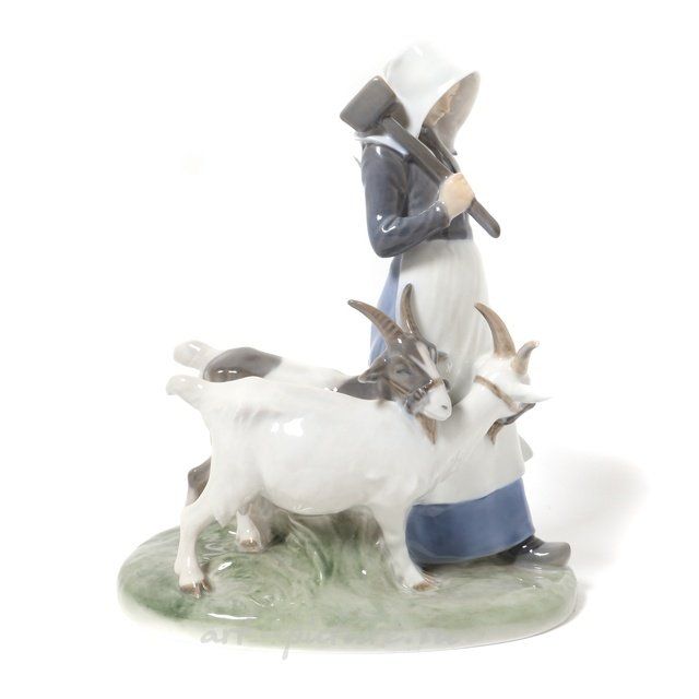 Девушка с козами Royal Copenhagen