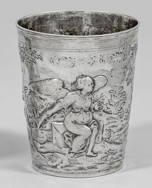 Великолепный барочный серебряный кубок с позолотой