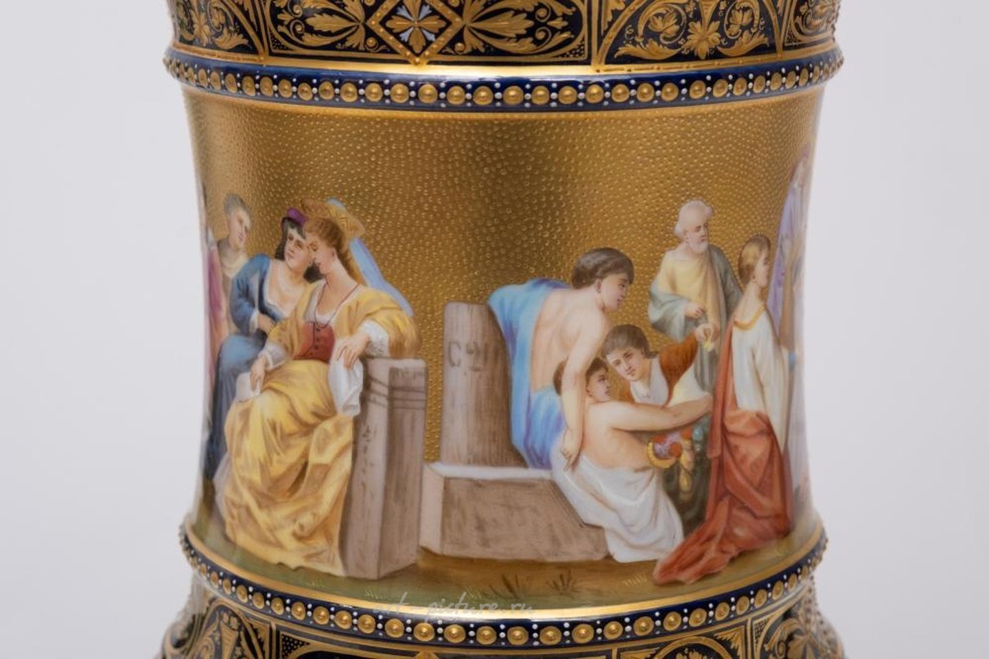 维也纳皇家瓷器 , 维也纳独立派装饰艺术风格：挂式纯羊毛手工编织挂毯。