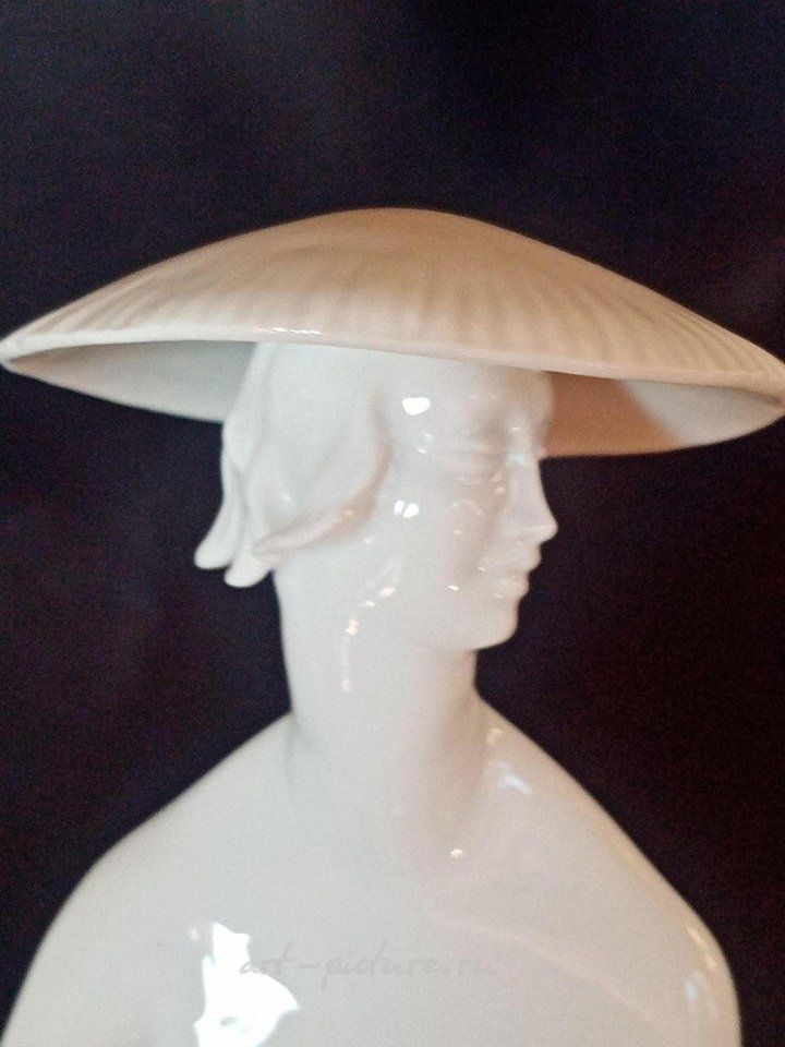 Royal Vienna , Фигура "Роял Вена" в стиле ар деко из фарфора