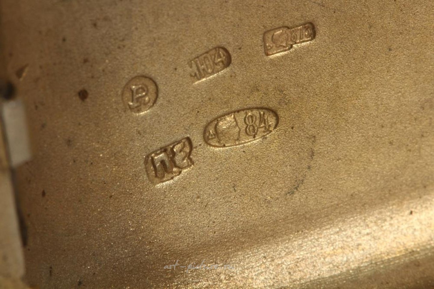 俄罗斯银 , 俄罗斯银烟盒。