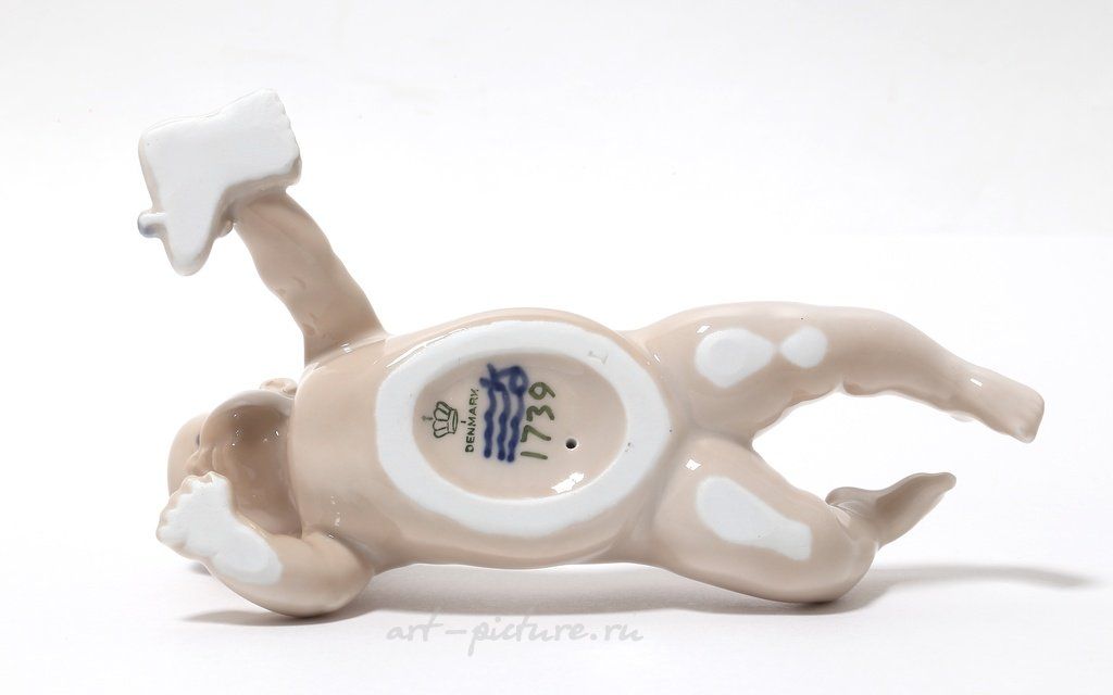 Ползающий ребенок. Дания, г. Копенгаген, Royal Copenhagen