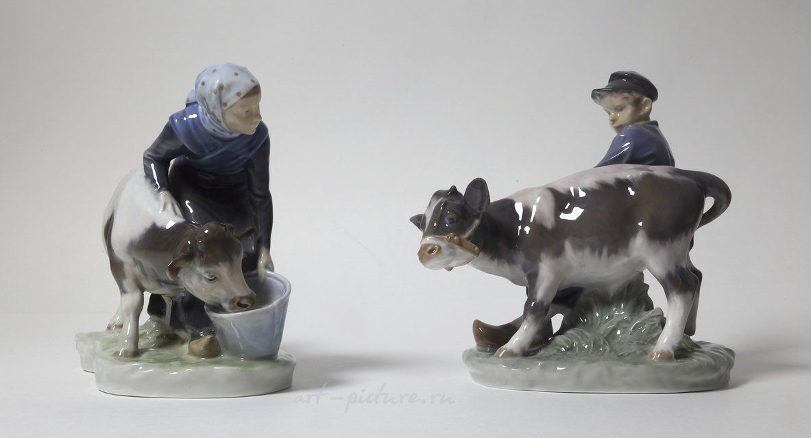 Девушка и мальчик с теленком. Дания, г. Копенгаген, Royal Copenhagen