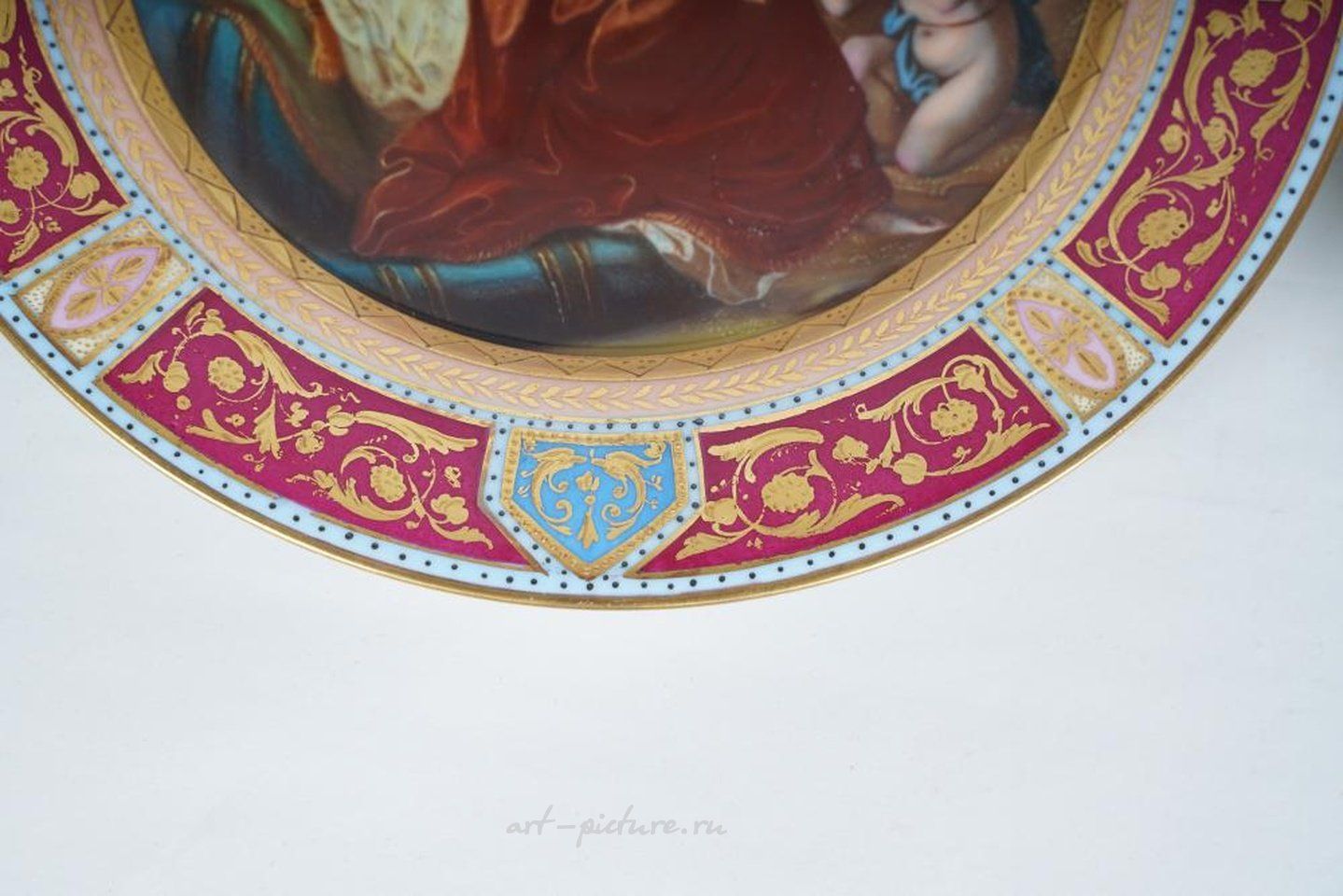 Royal Vienna , Фарфоровые рельефные плакеты с мифологическими сценами из наследия Ли Филиппа Белла