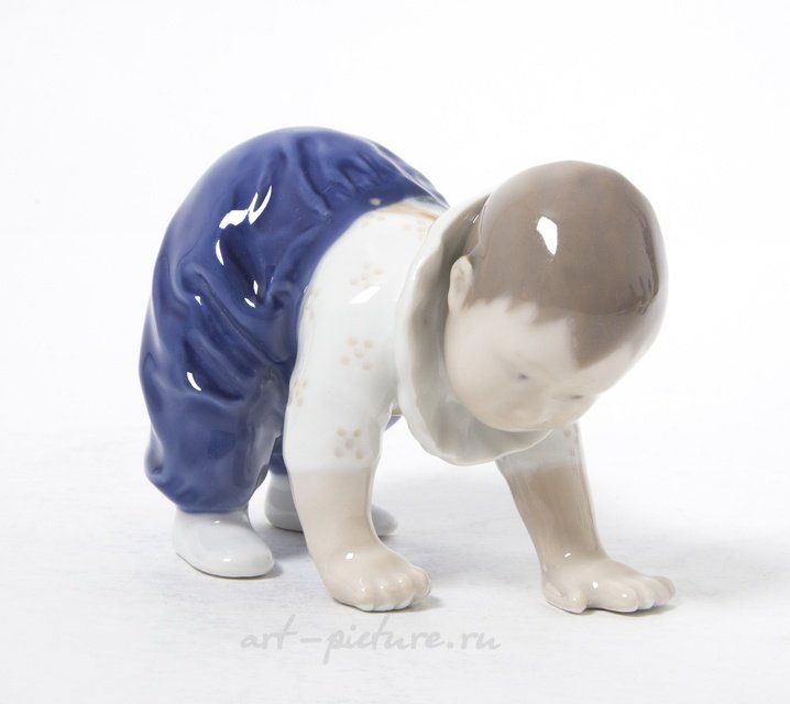 Ползающий ребенок. Дания, г. Копенгаген, Royal Copenhagen