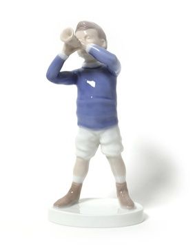купить Фарфоровая фигура (статуэтка) Мальчик c дудочкой Bing & Grondahl