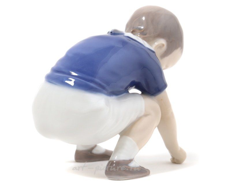 Дикки (мальчик, рисующий на асфальте). Дания, г. Копенгаген, Bing & Grondahl