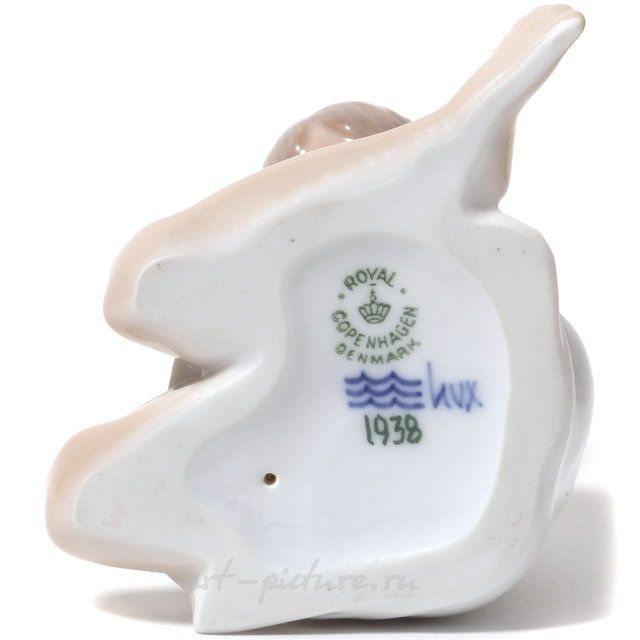 Девочка с куклой. Дания, г. Копенгаген, Royal Copenhagen