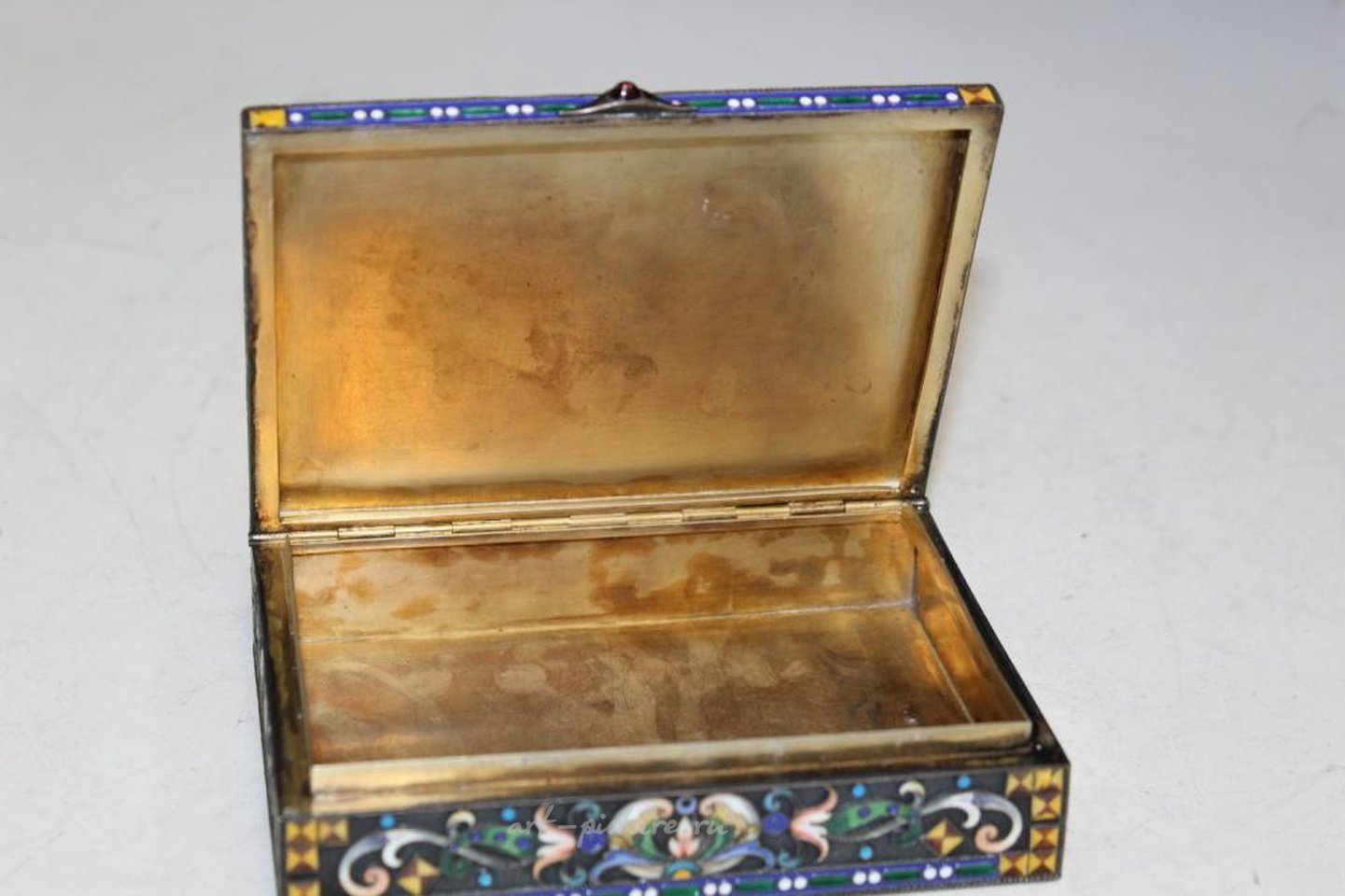 Русское серебро , Русская серебряная эмальная шкатулка