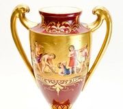 Роскошная вена ручной работы из фарфора с ручками, около 1920 года