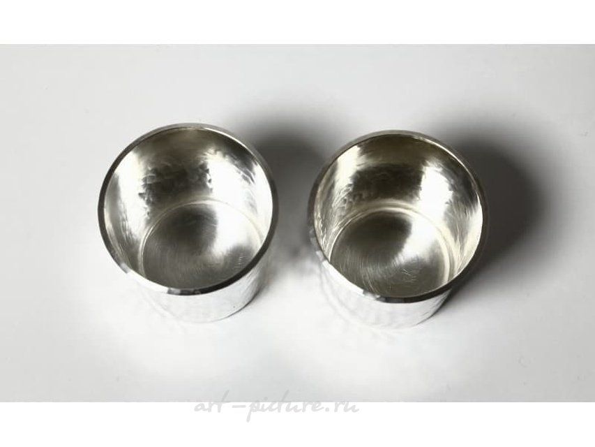 A pair of massive silver cups, 5 x 4.5 cm, Sweden, Stockholm, Borgila.
