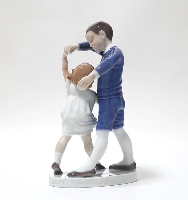 Школьные танцы. Дания, г. Копенгаген, Bing & Grondahl