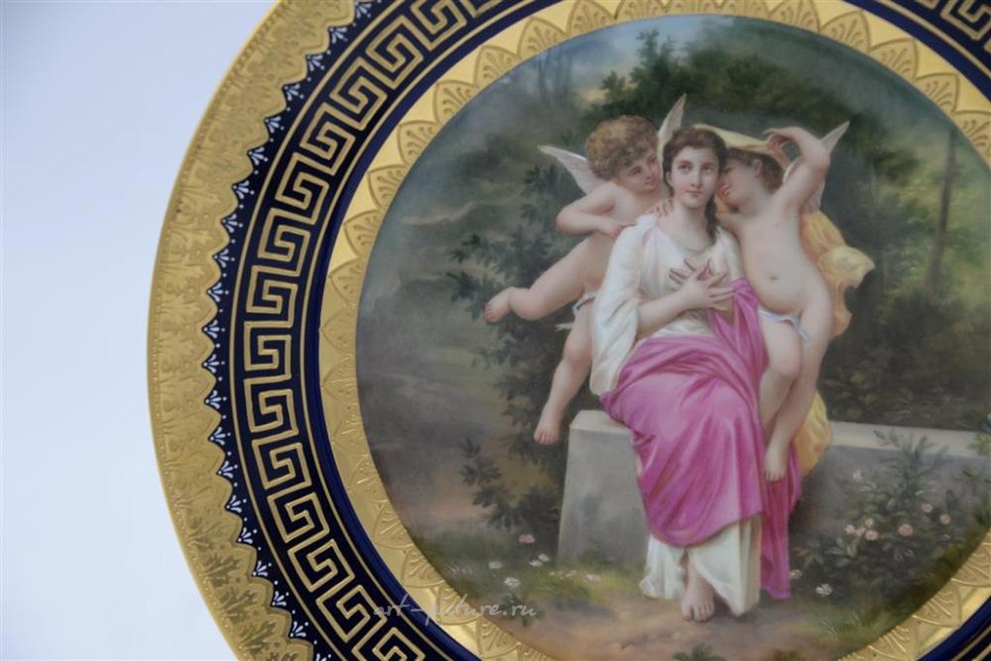 维也纳皇家瓷器 , 瓦格纳皇家维也纳肖像盘，年轻蒙面女子，伴有...