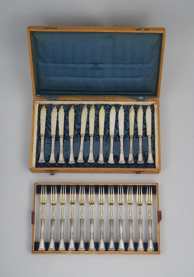 Русское серебро , Русский серебряный сервировочный набор с позолотой в оригинальном футляре