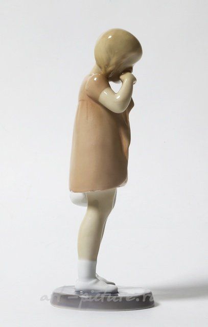 Пролившая молоко. Дания, г. Копенгаген, Bing & Grondahl