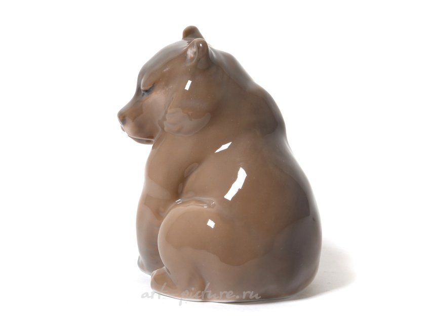 蹲着的熊。丹麦，哥本哈根，皇家哥本哈根，1923-1928年。