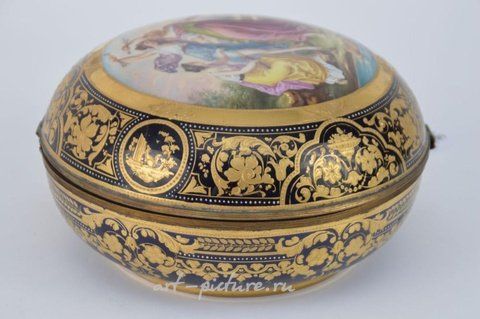 Royal Vienna, Фарфоровая коробка с изображением "Трех Граций" и позолоченным интерьером