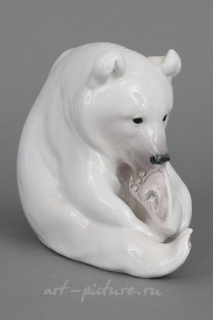 Фарфоровая фигура "Полярный медведь". Royal Copenhagen