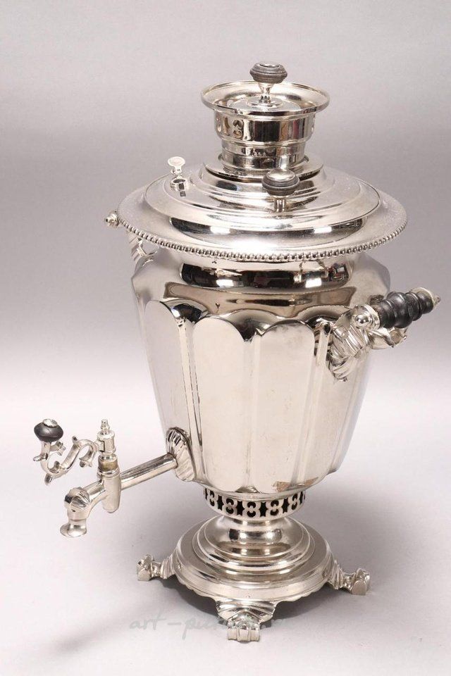 Русское серебро , Самовар с двумя ручками конца XIX века