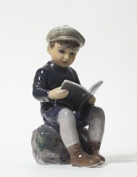 купить Фарфоровая статуэтка Читающий мальчик, Dahl-Jensen