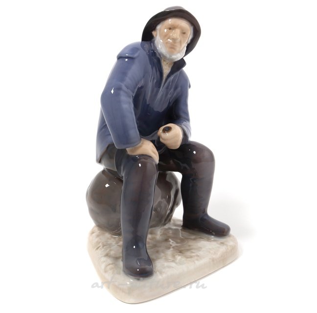 Фарфоровая статуэтка Старый рыбак Bing Grondahl