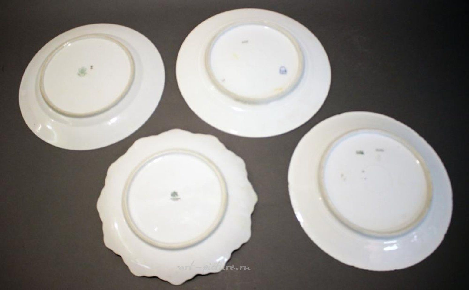 Royal Vienna , Украшенные фарфоровые тарелки с ручной росписью и портретами